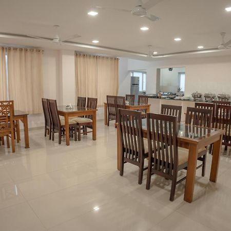 Daffodils Luxury Airport Suites Kochi Exterior foto